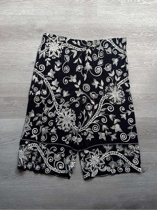David Dart Pants - David Dart Floral Print Shorts